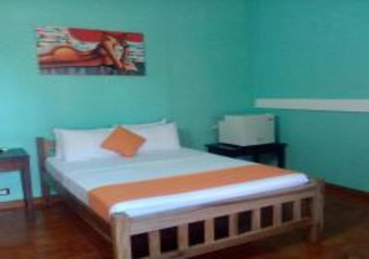 El Maltese Hotel